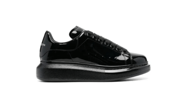 SNEAKERS Oversize en noir brillant